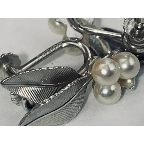 Vintage Krementz Silver Tone Leaves Cultured Pearls Earrings - Picture 8 of 10